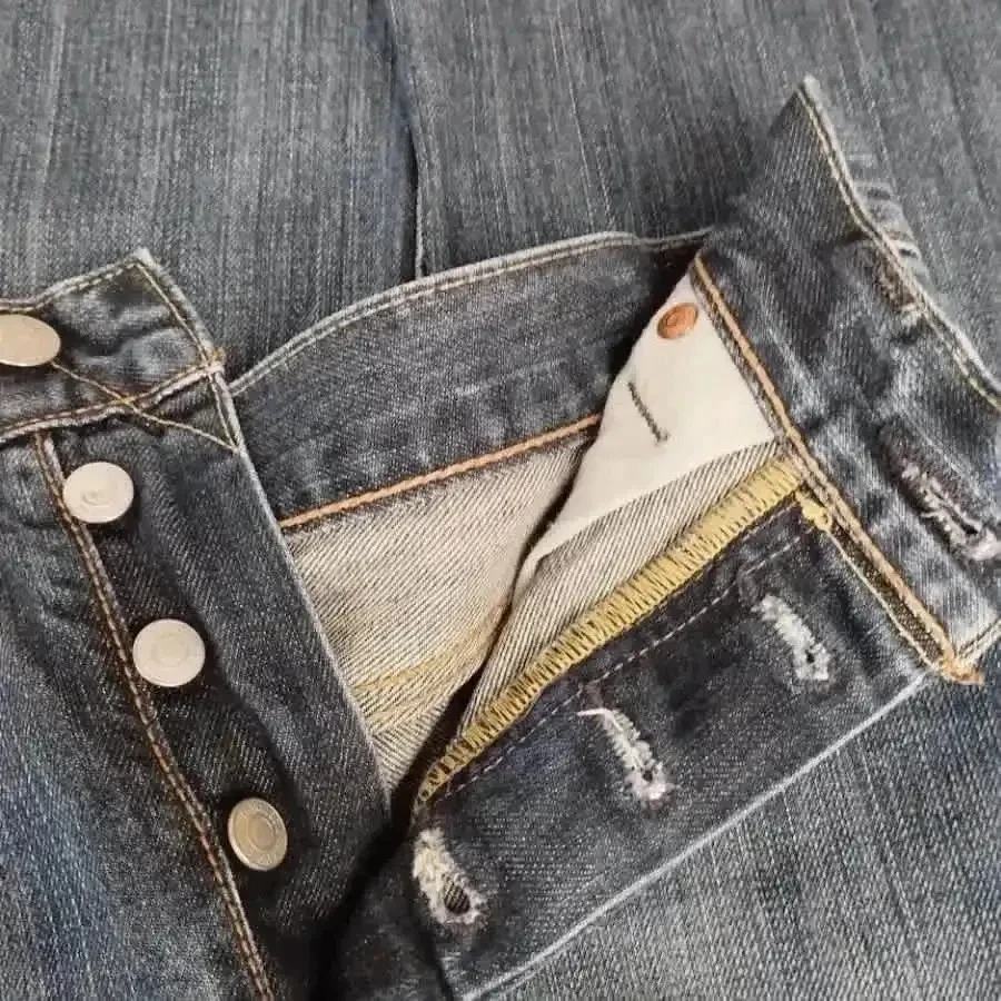 LEVIS 501 - corte reto - cintura alta - 100% algodão - azul escuro - muito bom estado – photo 15